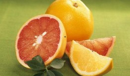 娱乐吃瓜酱剥柚子